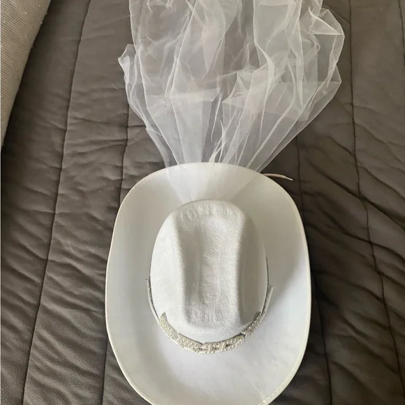 White Bride Cowboy Hat with Rhinestones - Picture 2 of 4